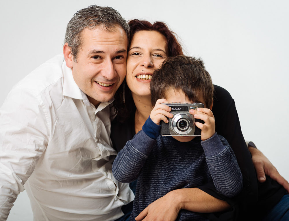 Une famille pétillante de joie à Caux STUDIO GRAOU